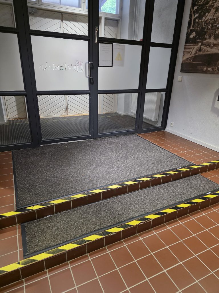 Räätälöity erikoismatto harmaa